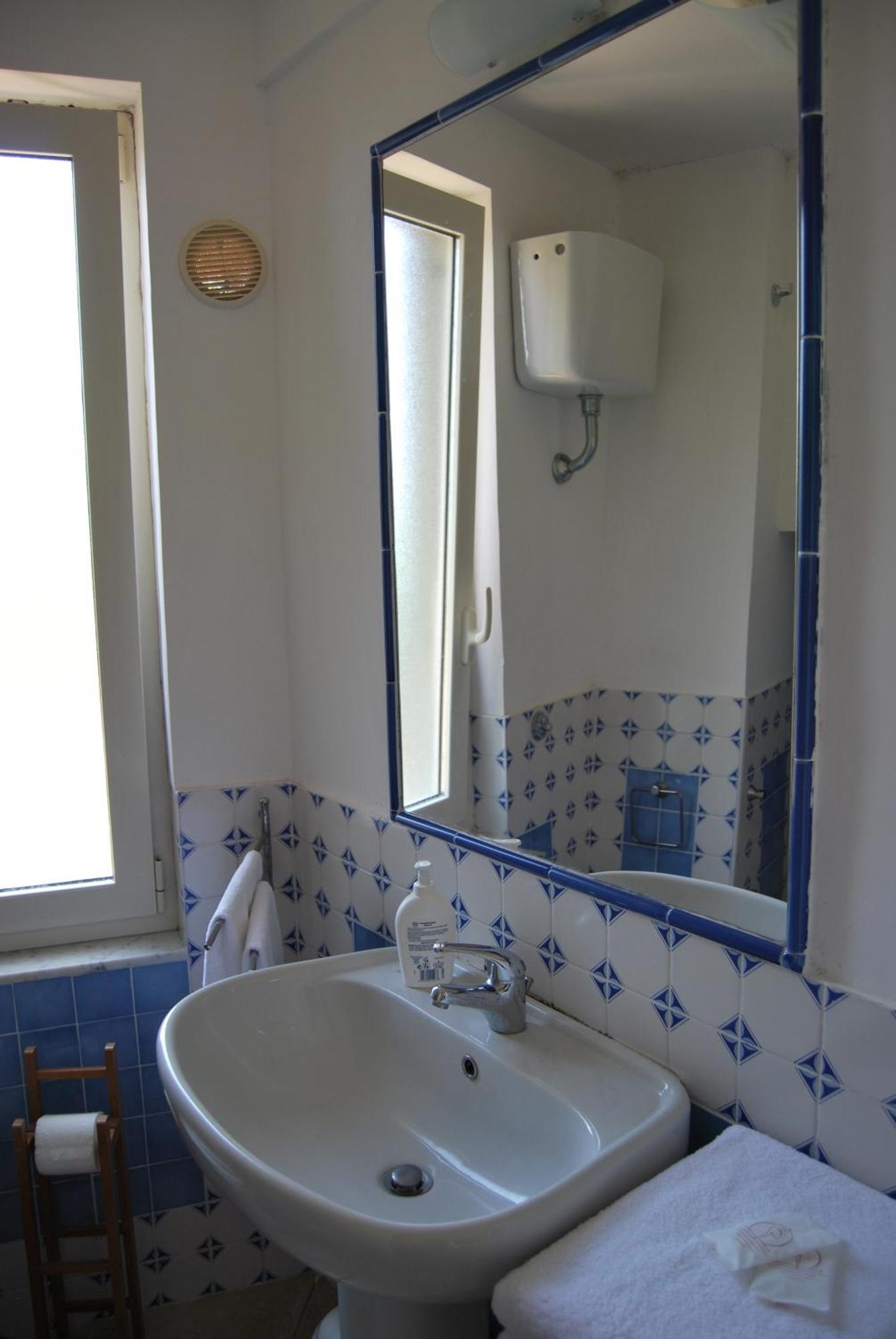 Sorrento Studios Lemons Hill Room photo