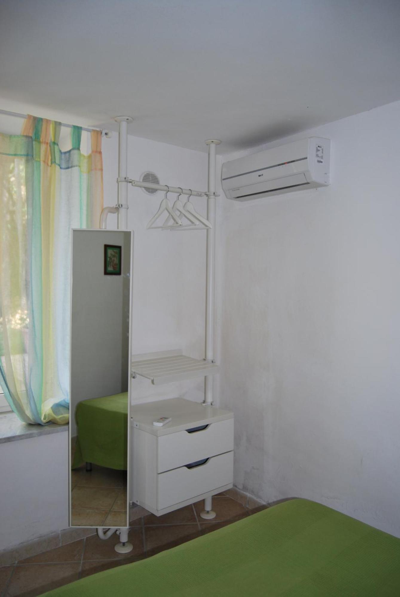 Sorrento Studios Lemons Hill Room photo